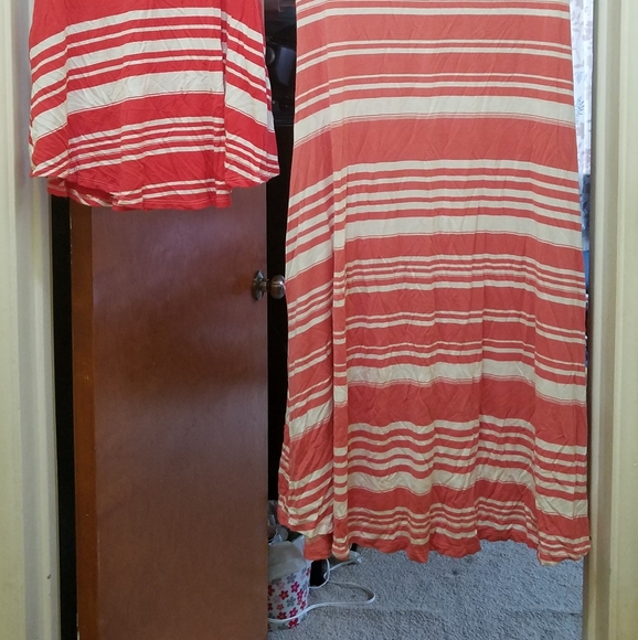 Matching dresses - Picture 7 of 7